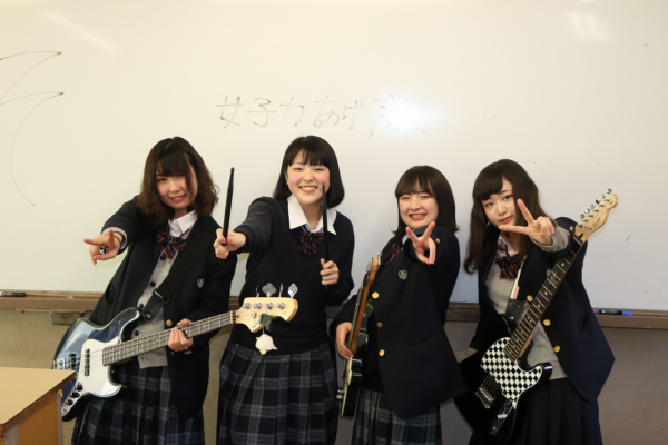 大阪府教育センター附属高校の制服写真画像まとめ・レビュー口コミ評判・生徒の着こなし・夏服冬服詳細情報