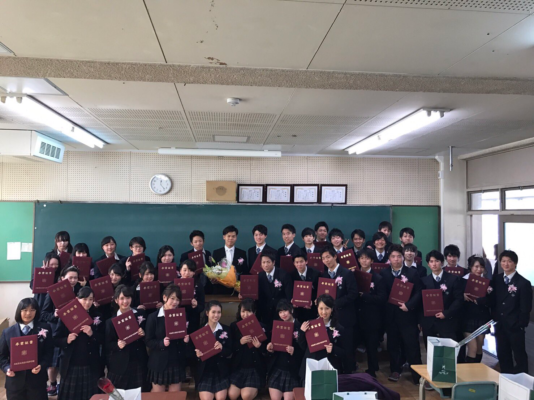 大阪府立東淀川高校の制服写真画像まとめ・レビュー口コミ評判・生徒の着こなし・夏服冬服詳細情報