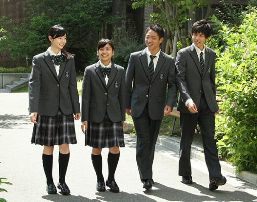 関西大学北陽中学高校の制服画像。着こなしや制服ランキング