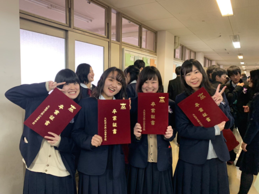 大阪府立狭山高等学校の制服・着こなし評判・制服ランキング