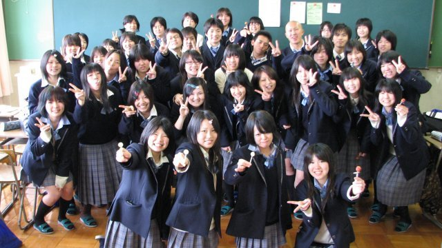 大阪府立芦間高等学校の制服画像・着こなし評判・制服ランキング