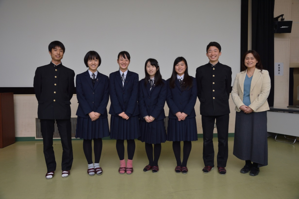 大阪府立三国丘高校の制服写真画像まとめ・レビュー口コミ評判・生徒の着こなし・夏服冬服詳細情報│全国中高制服グラム-全国47都道府県の中学校高等学校制服 検索口コミ-