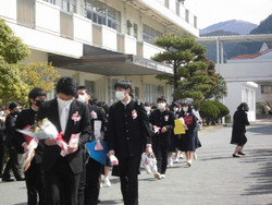 宍粟市立山崎南中学校の制服写真画像まとめ・レビュー口コミ評判・生徒の着こなし・夏服冬服詳細情報