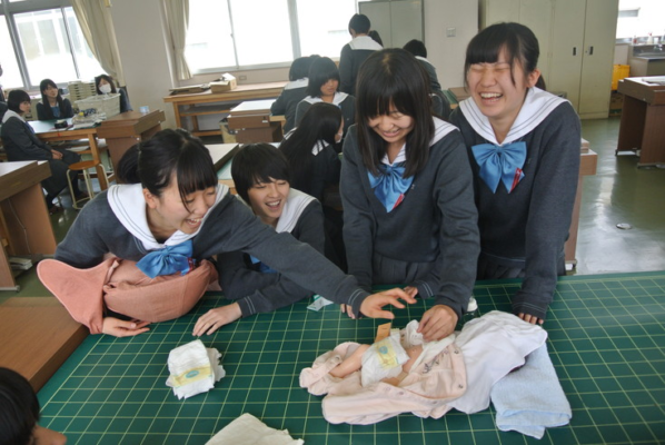 愛知県立杏和高校の制服写真画像まとめ・レビュー口コミ評判・生徒の着こなし・夏服冬服詳細情報