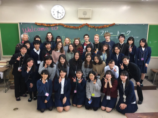 愛知県立千種高校の制服写真画像まとめ・レビュー口コミ評判・生徒の着こなし・夏服冬服詳細情報│全国中高制服グラム-全国47都道府県の中学校高等学校制服 検索口コミ-