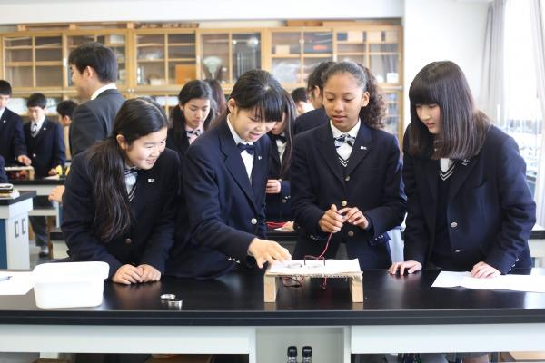 城西大学附属城西中学校・高校の制服写真画像まとめ・レビュー口コミ評判・生徒の着こなし・夏服冬服詳細情報（じょうせい）