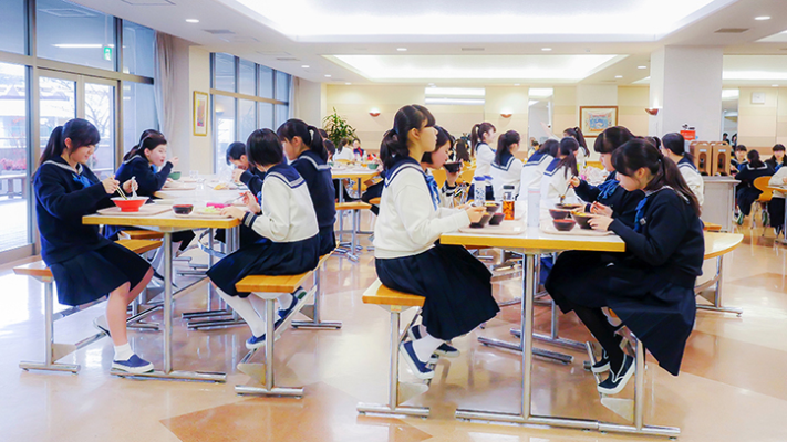 東京女学館中学高校の制服写真画像動画まとめ・レビュー口コミ評判・生徒の着こなし・夏服冬服詳細情報