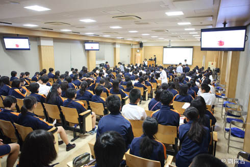 東京都立王子総合高校の制服写真画像まとめ・レビュー口コミ評判・生徒の着こなし・夏服冬服詳細情報
