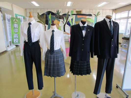 東京都立南平高校の制服写真画像まとめ・レビュー口コミ評判・生徒の着こなし・夏服冬服詳細情報