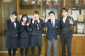 近畿大学附属和歌山高校・中学校の制服写真画像まとめ・レビュー口コミ評判・生徒の着こなし・夏服冬服詳細情報