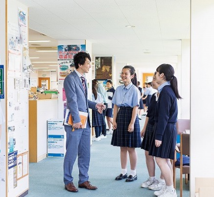 横浜女学院中学校・高校の制服写真画像まとめ・レビュー口コミ評判・生徒の着こなし・夏服冬服詳細情報