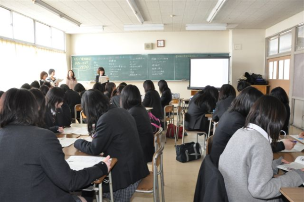 神奈川県立相模原総合高校の制服写真画像まとめ・レビュー口コミ評判・生徒の着こなし・夏服冬服詳細情報