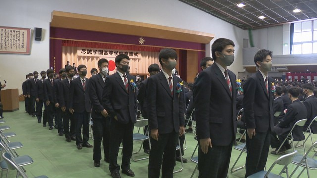 尽誠学園高校の制服写真画像まとめ・レビュー口コミ評判・生徒の着こなし・夏服冬服詳細情報