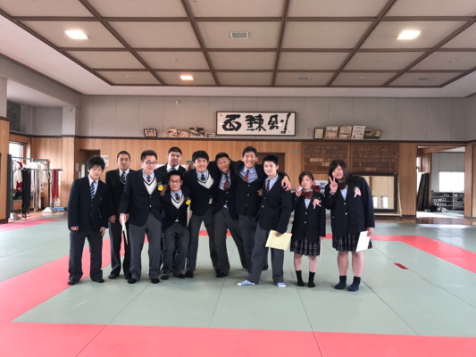 寒川高校の制服写真画像まとめ・レビュー口コミ評判・生徒の着こなし・夏服冬服詳細情報