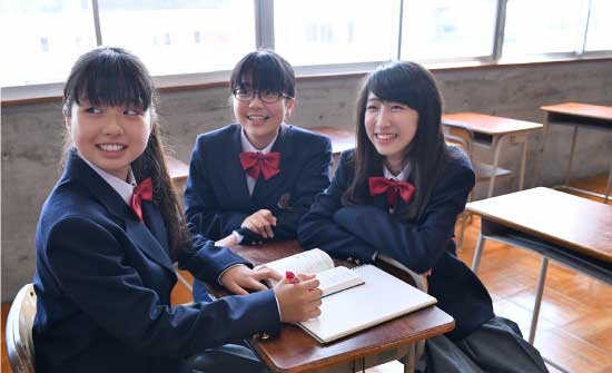 土佐塾中学校・高校の制服写真画像まとめ・レビュー口コミ評判・生徒の着こなし・夏服冬服詳細情報