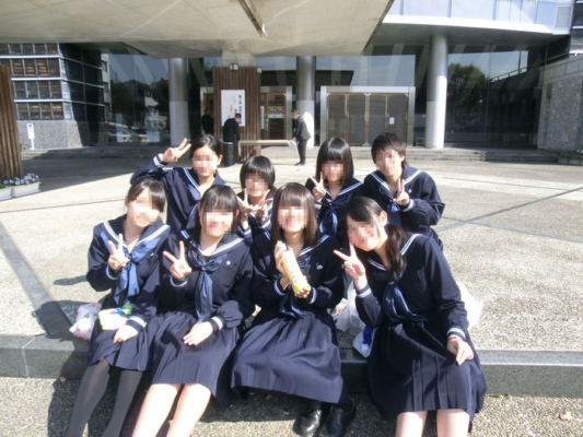 土佐女子中学校 高校の制服写真画像まとめ レビュー口コミ評判 生徒の着こなし 夏服冬服詳細情報 制服グラム 全国中学校高等学校制服検索