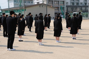 愛媛県立今治工業高校の制服写真画像まとめ・レビュー口コミ評判・生徒の着こなし・夏服冬服詳細情報│全国中高制服グラム-全国47都道府県の中学校高等学校制服 検索口コミ-