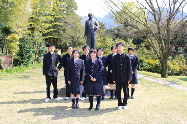 愛媛県立新居浜南高校の制服写真画像まとめ・レビュー口コミ評判・生徒の着こなし・夏服冬服詳細情報