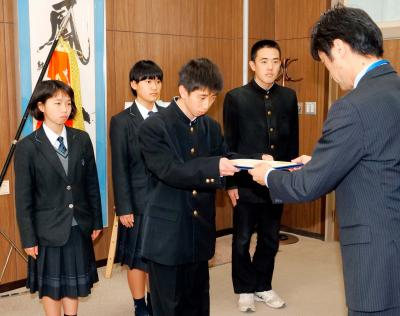 愛媛県立土居高校の制服写真画像まとめ・レビュー口コミ評判・生徒の着こなし・夏服冬服詳細情報