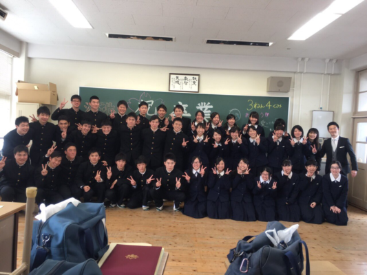 福岡県立久留米高校の制服 着こなし画像 評判 制服ランキング 制服グラム 全国中学校高等学校制服検索