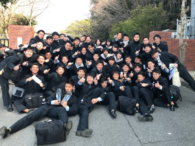 嶋田学園飯塚高等学校の制服写真画像まとめ・レビュー口コミ評判・生徒の着こなし・夏服冬服詳細情報│全国中高制服グラム-全国47都道府県の中学校高等学校制服 検索口コミ-