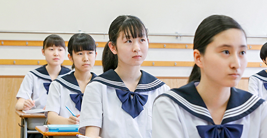 精華女子高校の制服写真画像動画まとめ・レビュー口コミ評判・新制服旧制服比較【2023/令和5年度新制服】