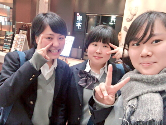 東京都立芝商業高校の制服写真画像まとめ・レビュー口コミ評判・生徒の着こなし・夏服冬服詳細情報