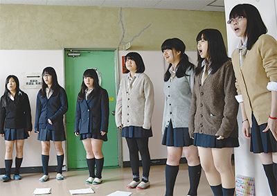 神奈川県立海老名高校の制服写真画像まとめ・レビュー口コミ評判・生徒の着こなし・夏服冬服詳細情報