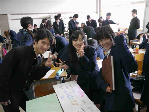 神奈川県立鶴見高校の制服写真画像まとめ・レビュー口コミ評判・生徒の着こなし・夏服冬服詳細情報