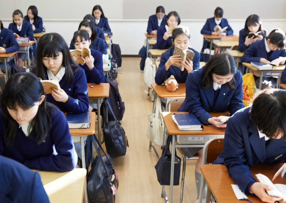 香蘭女学院高等部・中等部の制服写真画像まとめ・レビュー口コミ評判・生徒の着こなし・夏服冬服詳細情報