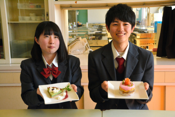 滋賀県立甲南高校の制服写真画像まとめ・レビュー口コミ評判・生徒の着こなし・夏服冬服詳細情報│全国中高制服グラム-全国47都道府県の中学校高等学校制服 検索口コミ-