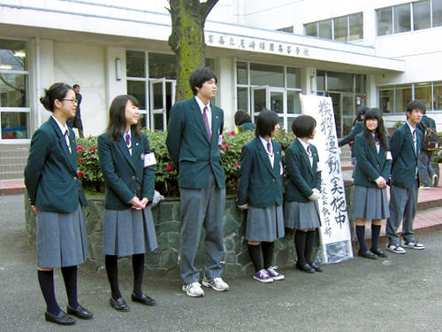 兵庫県立尼崎稲園高校の制服写真画像まとめ・レビュー口コミ評判・生徒の着こなし・夏服冬服詳細情報