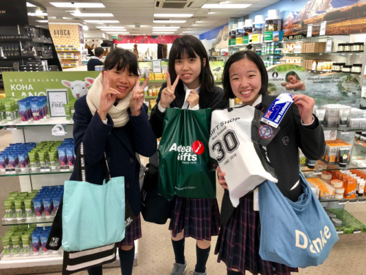 秋草学園高校の制服写真画像まとめ・レビュー口コミ評判・生徒の着こなし・夏服冬服詳細情報