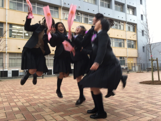 神戸市立六甲アイランド高校の制服写真画像まとめ・レビュー口コミ評判・生徒の着こなし・夏服冬服詳細情報