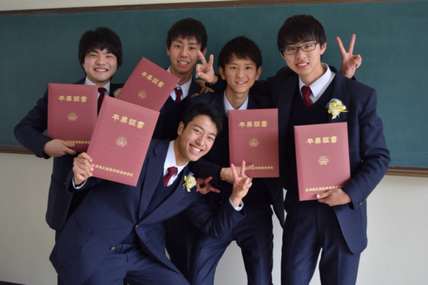兵庫県立姫路飾西高校の制服写真画像まとめ・レビュー口コミ評判・生徒の着こなし・夏服冬服詳細情報