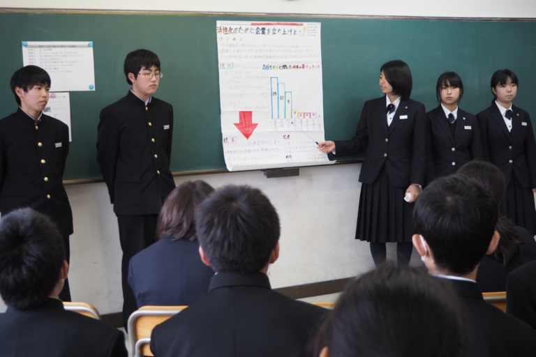 兵庫県立相生高校の制服写真画像まとめ・レビュー口コミ評判・生徒の着こなし・夏服冬服詳細情報│全国中高制服グラム-全国47都道府県の中学校高等学校制服 検索口コミ-