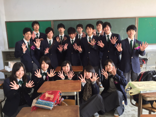 兵庫県立伊川谷高校の制服写真画像まとめ・レビュー口コミ評判・生徒の着こなし・夏服冬服詳細情報