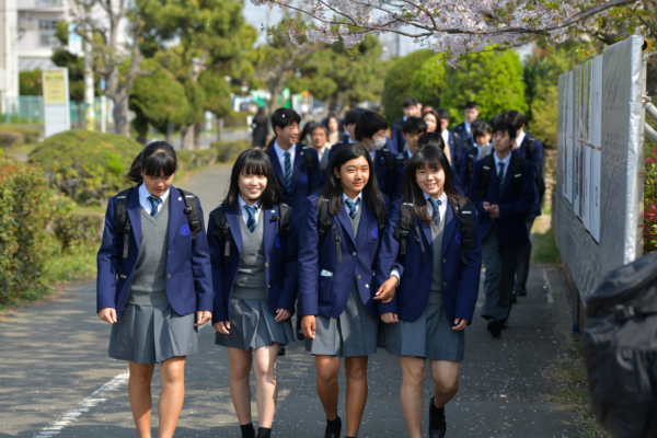 湘南工科大学附属高校の制服写真画像まとめ・レビュー口コミ評判・生徒の着こなし・夏服冬服詳細情報