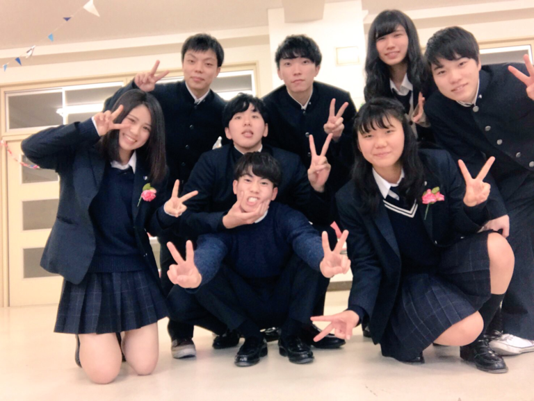 神奈川県立弥栄高校の制服写真画像まとめ レビュー口コミ評判 生徒の着こなし 夏服冬服詳細情報 全国中高制服グラム 全国47都道府県の中学校高等学校 制服検索口コミ