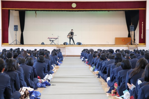 神奈川県立足柄高校の制服写真画像まとめ・レビュー口コミ評判・生徒の着こなし・夏服冬服詳細情報