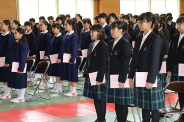 桜の聖母学院中学校・高校の制服写真画像まとめ・レビュー口コミ評判・生徒の着こなし・夏服冬服詳細情報