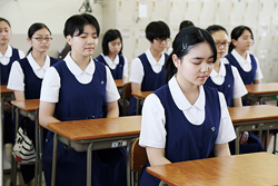 桜の聖母学院中学校・高校の制服写真画像まとめ・レビュー口コミ評判・生徒の着こなし・夏服冬服詳細情報