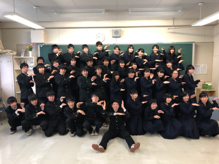 岩手県立花巻北高校の制服写真画像まとめ レビュー口コミ評判 生徒の着こなし 夏服冬服詳細情報 全国中高制服グラム 全国47都道府県の中学校高等学校 制服検索口コミ
