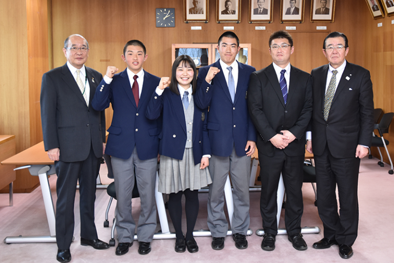 盛岡大学附属 高校の制服写真画像まとめ・レビュー口コミ評判・生徒の着こなし・夏服冬服詳細情報│全国中高制服グラム-全国47都道府県の中学校高等学校制服検索口コミ-