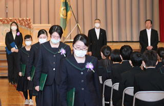 青森県立鰺ヶ沢高校の制服写真画像まとめ・レビュー口コミ評判・生徒の着こなし・夏服冬服詳細情報