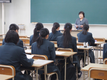 青森県立六戸高校の制服写真画像まとめ・レビュー口コミ評判・生徒の着こなし・夏服冬服詳細情報