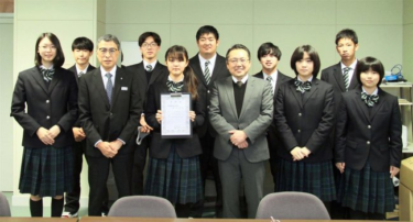 北海道鹿追高校の制服写真画像まとめ・レビュー口コミ評判・生徒の着こなし・夏服冬服詳細情報 全国中高制服グラム-全国47都道府県の中学校高等学校制服 検索口コミ-