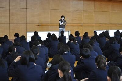 群馬県立渋川女子高校の制服写真画像まとめ・レビュー口コミ評判・生徒の着こなし・夏服冬服詳細情報│全国中高制服グラム全国47都道府県の中学校