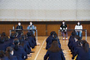 群馬県立渋川女子高校の制服写真画像まとめ・レビュー口コミ評判・生徒の着こなし・夏服冬服詳細情報│全国中高制服グラム全国47都道府県の中学校
