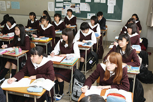 共愛学園中学校・高校の制服写真画像まとめ・レビュー口コミ評判・生徒の着こなし・夏服冬服詳細情報